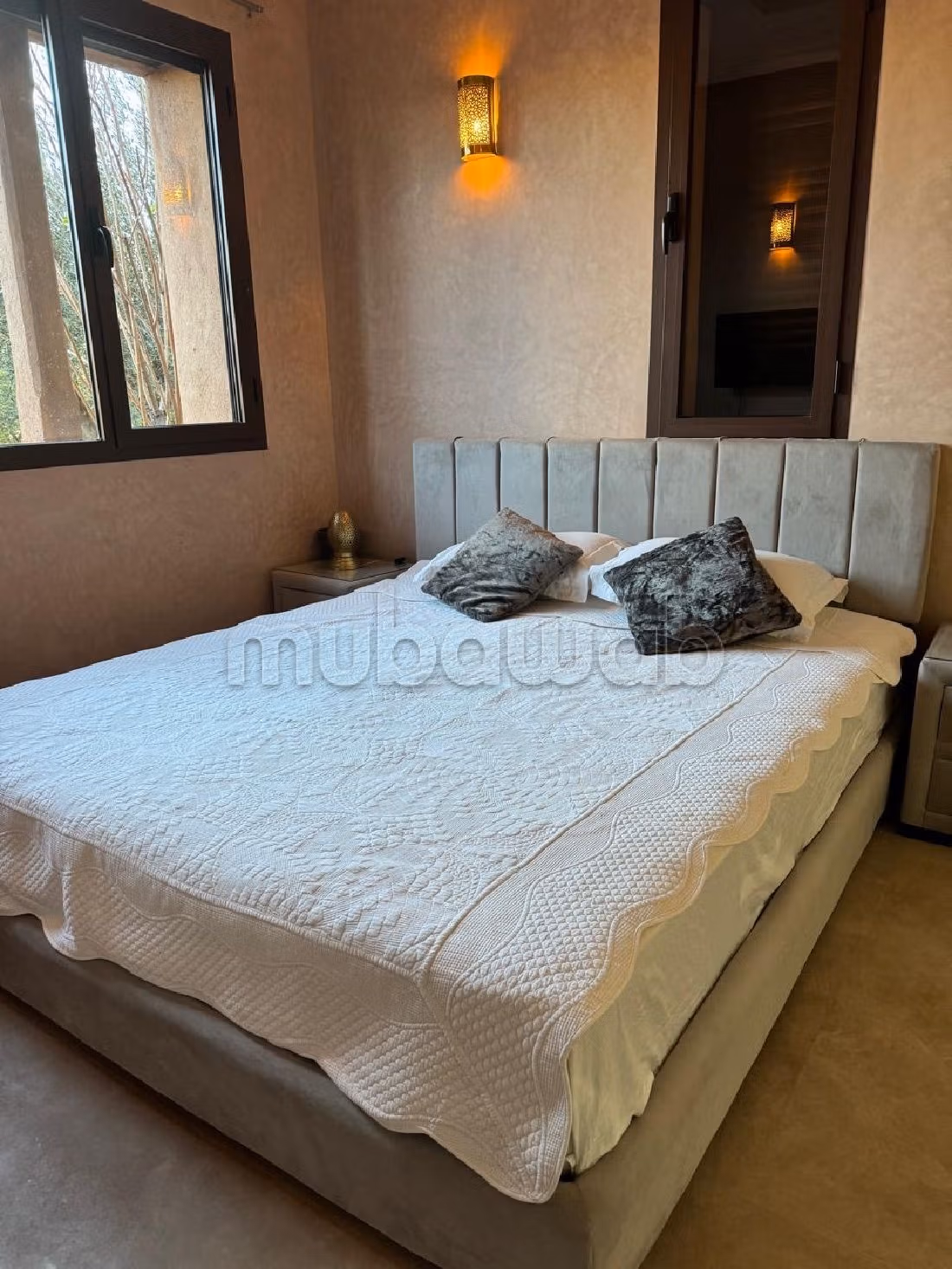 Vendita villa di lusso a Route de l'Ourika. 5 locali. Dotato di camino e climatizzatore. 