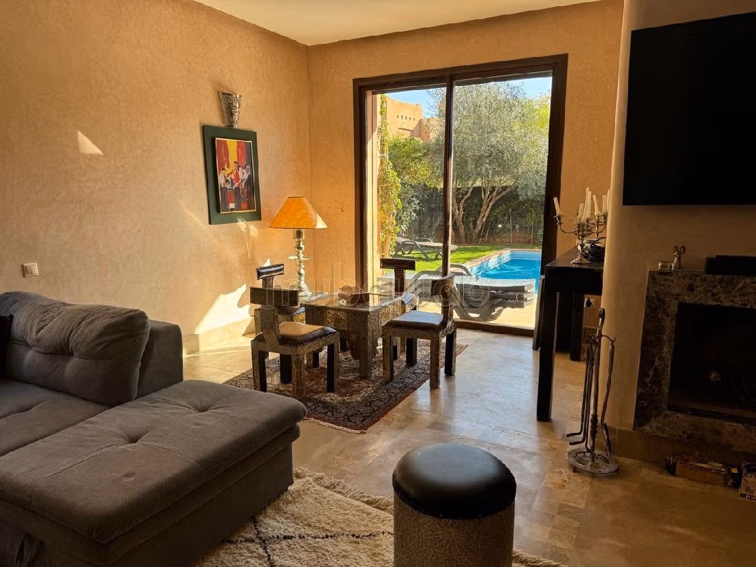 Vendita villa di lusso a Route de l'Ourika. 5 locali. Dotato di camino e climatizzatore. 