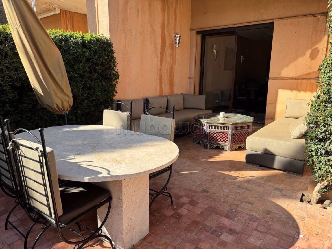 Vendita villa di lusso a Route de l'Ourika. 5 locali. Dotato di camino e climatizzatore. 