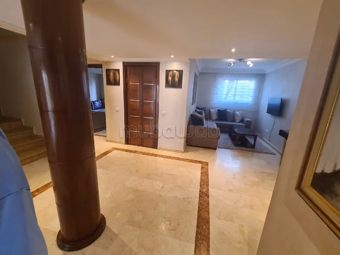 Luxury home for sale in Nassim 1. 2 large rooms. Garden.