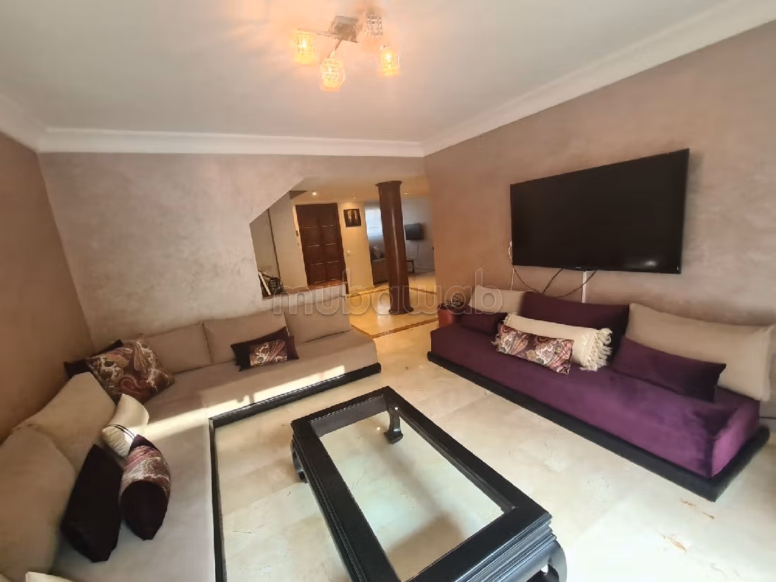 Luxury home for sale in Nassim 1. 2 large rooms. Garden.