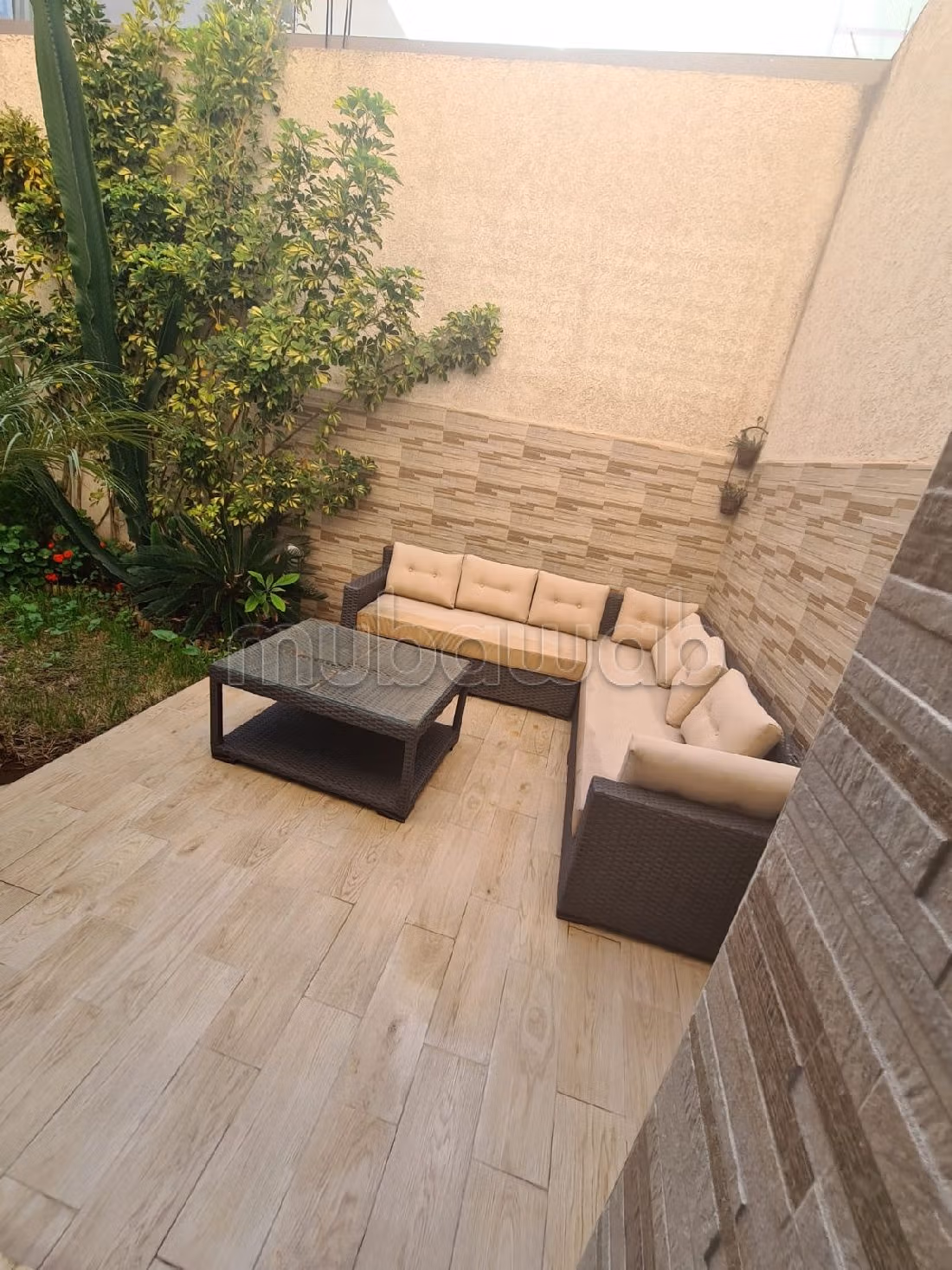 Luxury home for sale in Nassim 1. 2 large rooms. Garden.