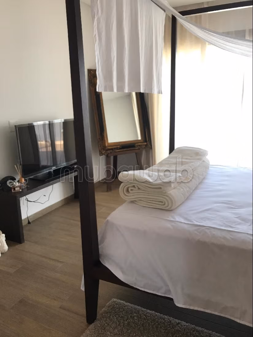 Alquiler de villa de alta gama. 4 hermosas habitaciones. Amueblado. 