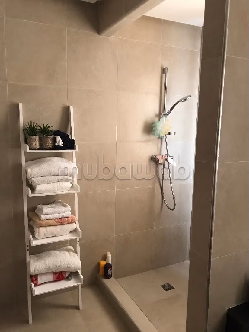 Alquiler de villa de alta gama. 4 hermosas habitaciones. Amueblado. 