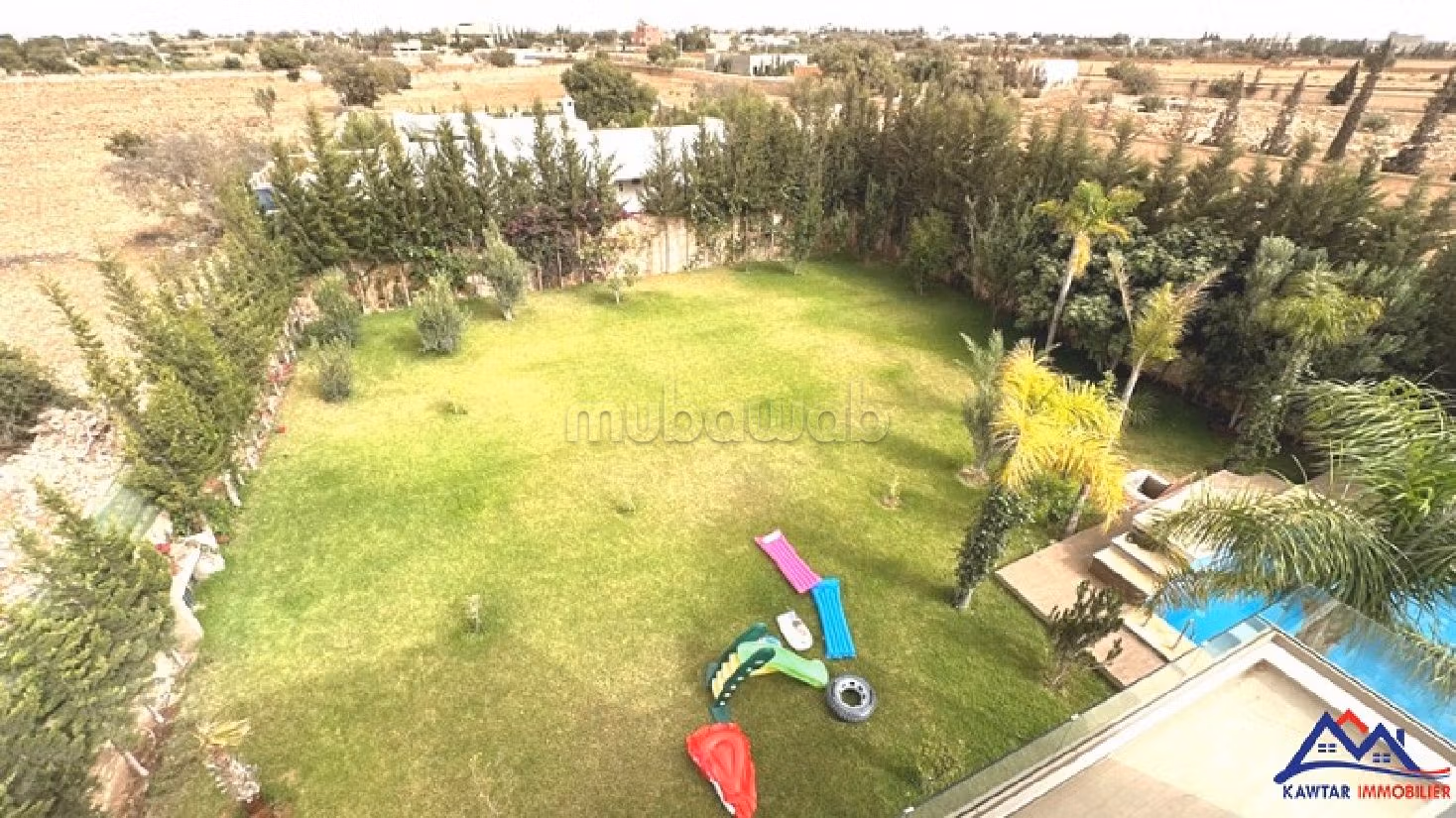 Villa de lujo en venta en Sidi Kaouki. 4 dormitorios. Plazas de parking y terraza. 