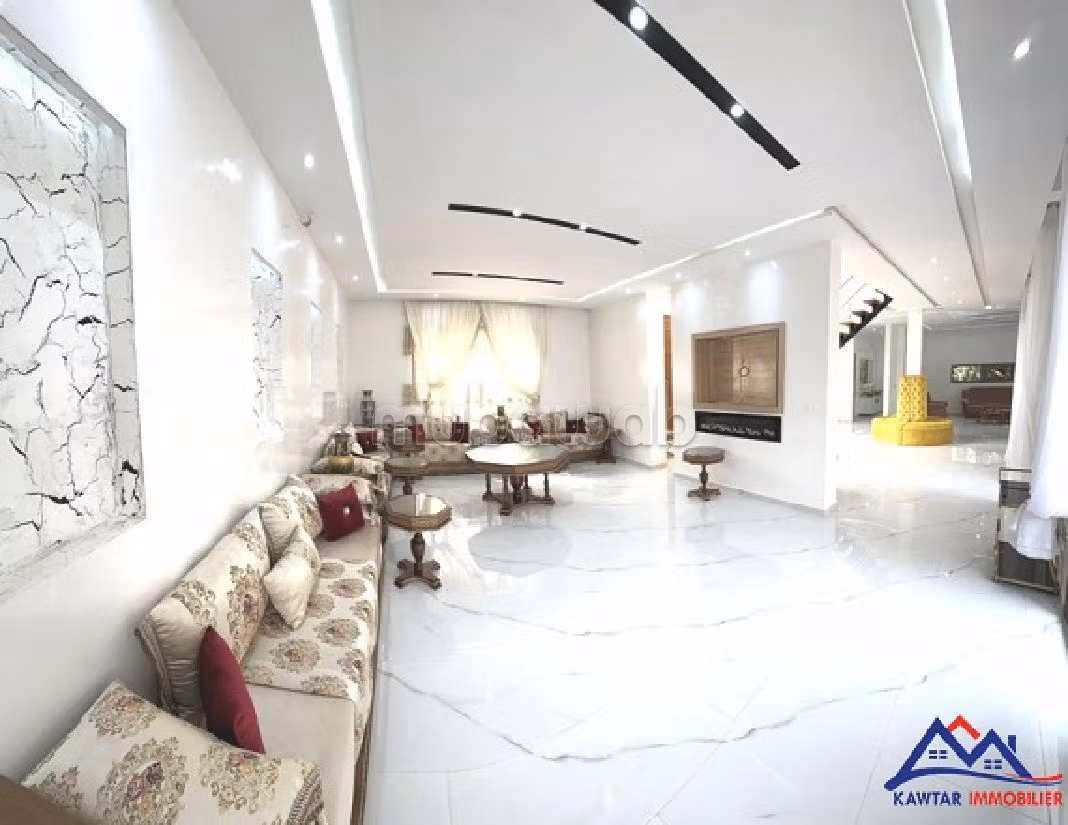 Villa de lujo en venta en Sidi Kaouki. 4 dormitorios. Plazas de parking y terraza. 