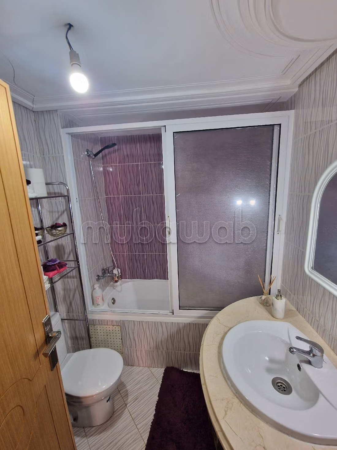 Appartamento da acquistare a Route Immouzer. 5 locali. arredato. 