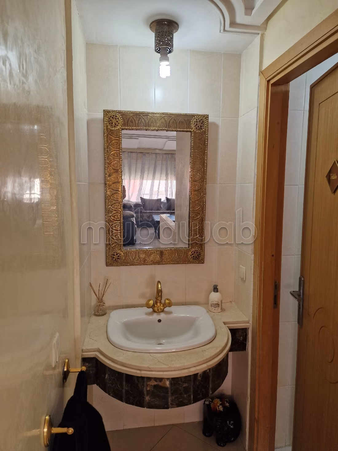 Appartamento da acquistare a Route Immouzer. 5 locali. arredato. 