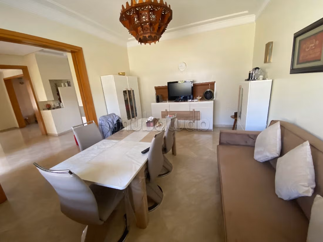 فيلا فاخرة للبيع بسيدي معروف. 3 قطع رائعة. صالة أصيلة ، طبق الأقمار الصناعية