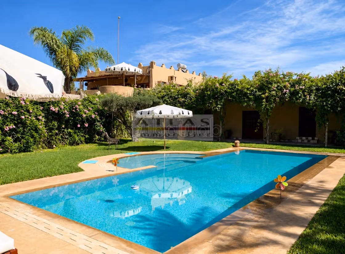 Kasbah con lago privato e giardini andalusi