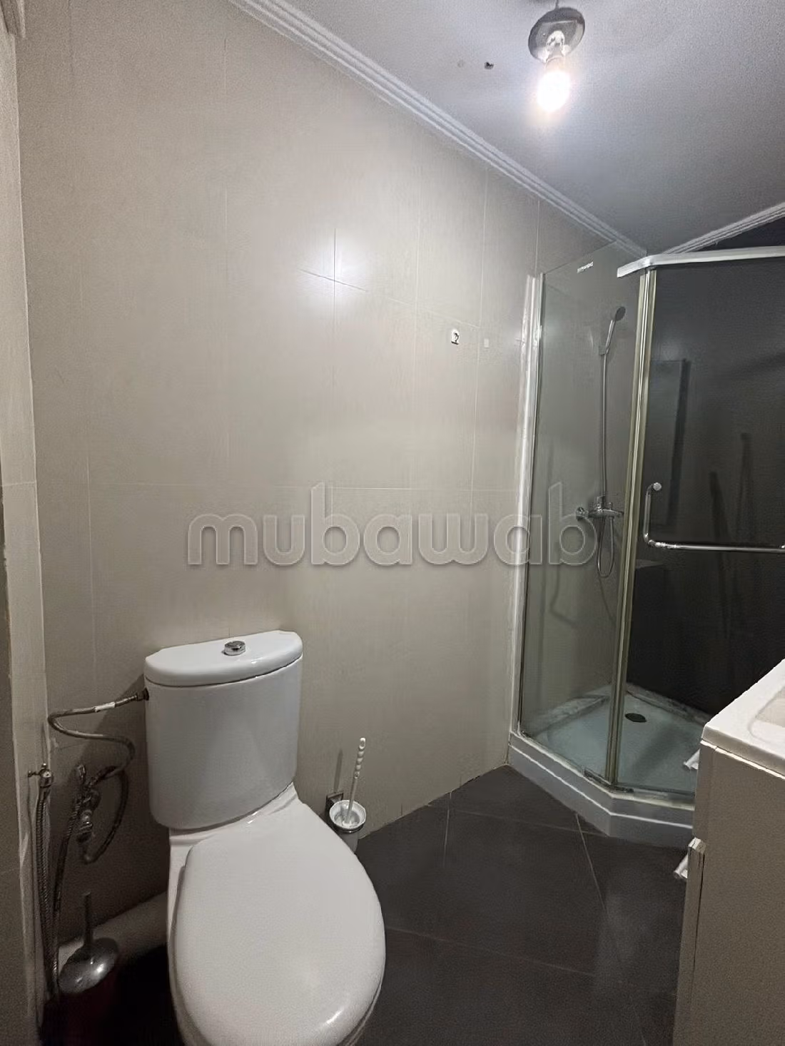 شقة رائعة للإيجار ب موزار. 3 قطع مريحة. مفروشة. 