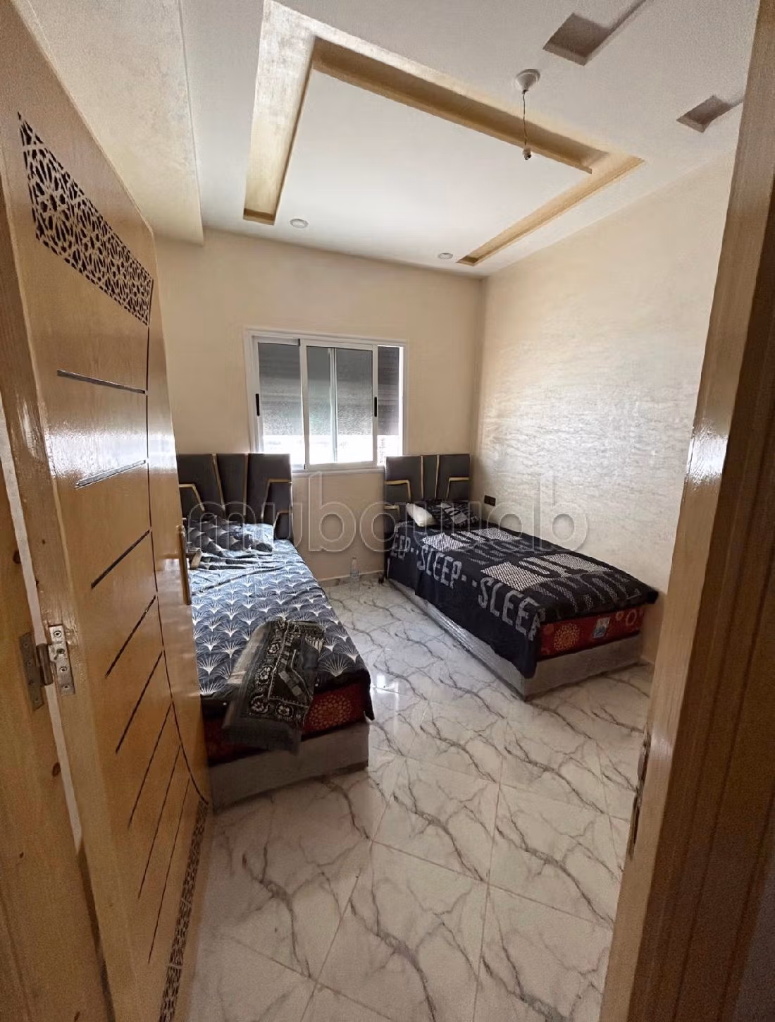 شقة رائعة للبيع ب طريق مكناس. 1 جزء.