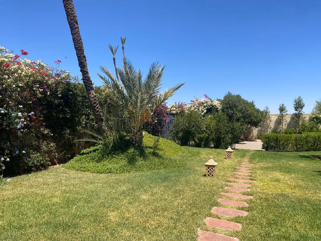 Esplendida villa en venta en Route de Fez. 6 hermosas habitaciones. Bien amueblado. 