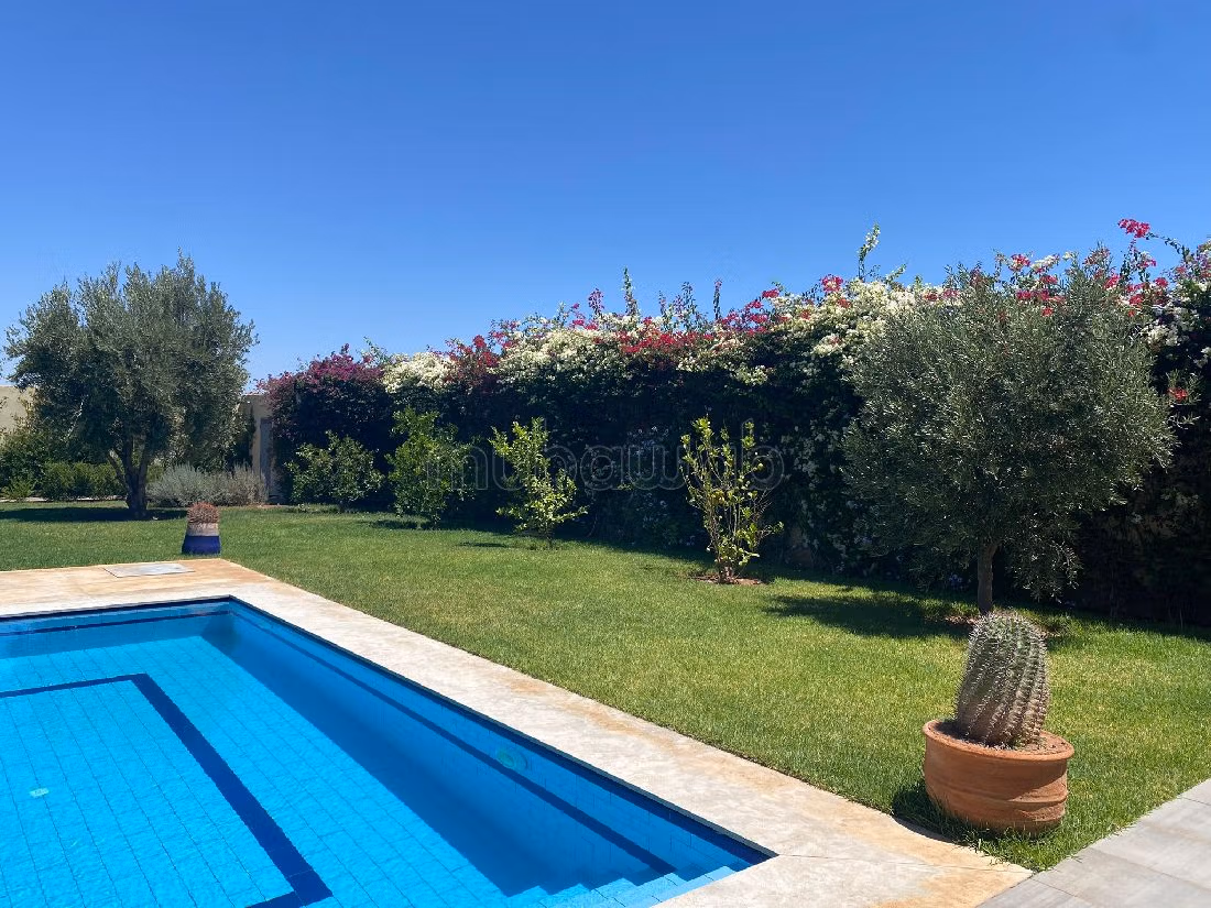 Esplendida villa en venta en Route de Fez. 6 hermosas habitaciones. Bien amueblado. 