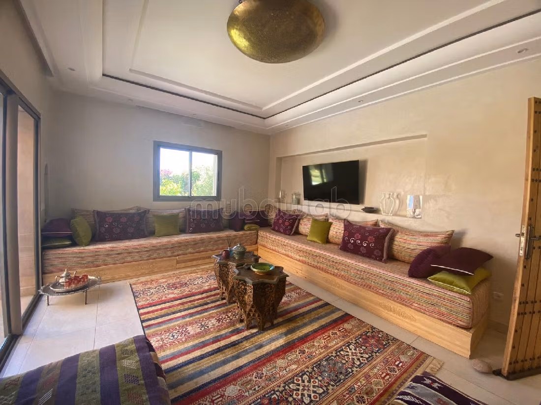 Esplendida villa en venta en Route de Fez. 6 hermosas habitaciones. Bien amueblado. 