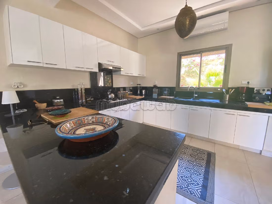 Esplendida villa en venta en Route de Fez. 6 hermosas habitaciones. Bien amueblado. 