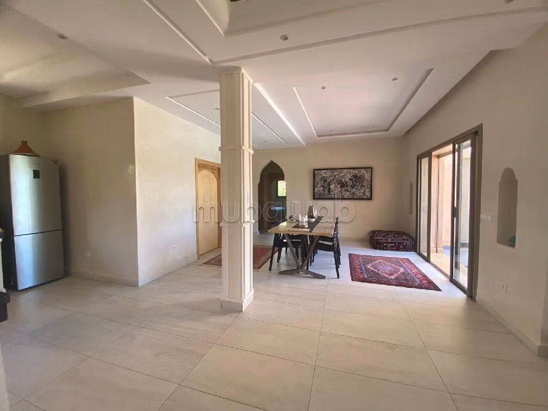 Esplendida villa en venta en Route de Fez. 6 hermosas habitaciones. Bien amueblado. 