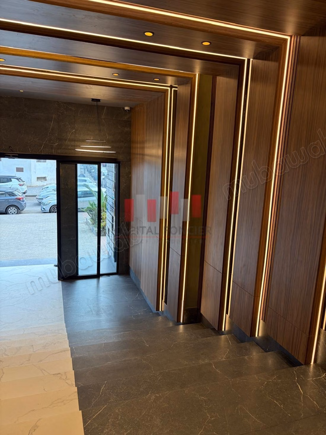 Plateau de bureau neuf Aménagé et cloisonné en plein bld la corniche d une surface de 87 m a la location