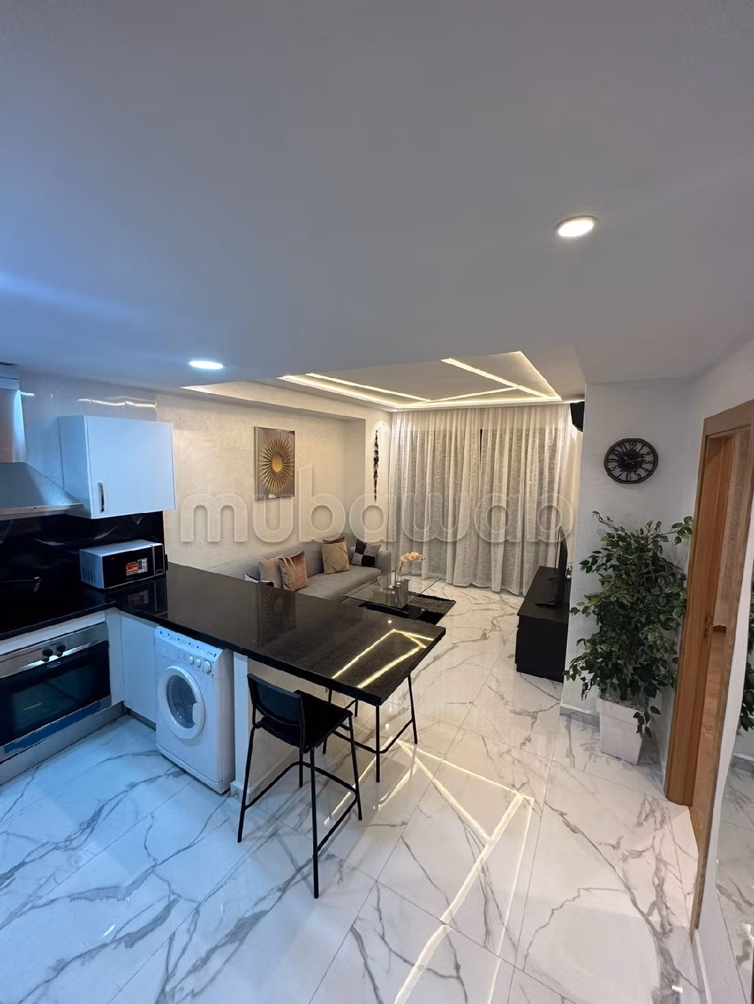 شققة مع المسبح للكراء اليومي ب طنجة سيتي سنتر. 1 جزء. موقف للسيارات وحديقة