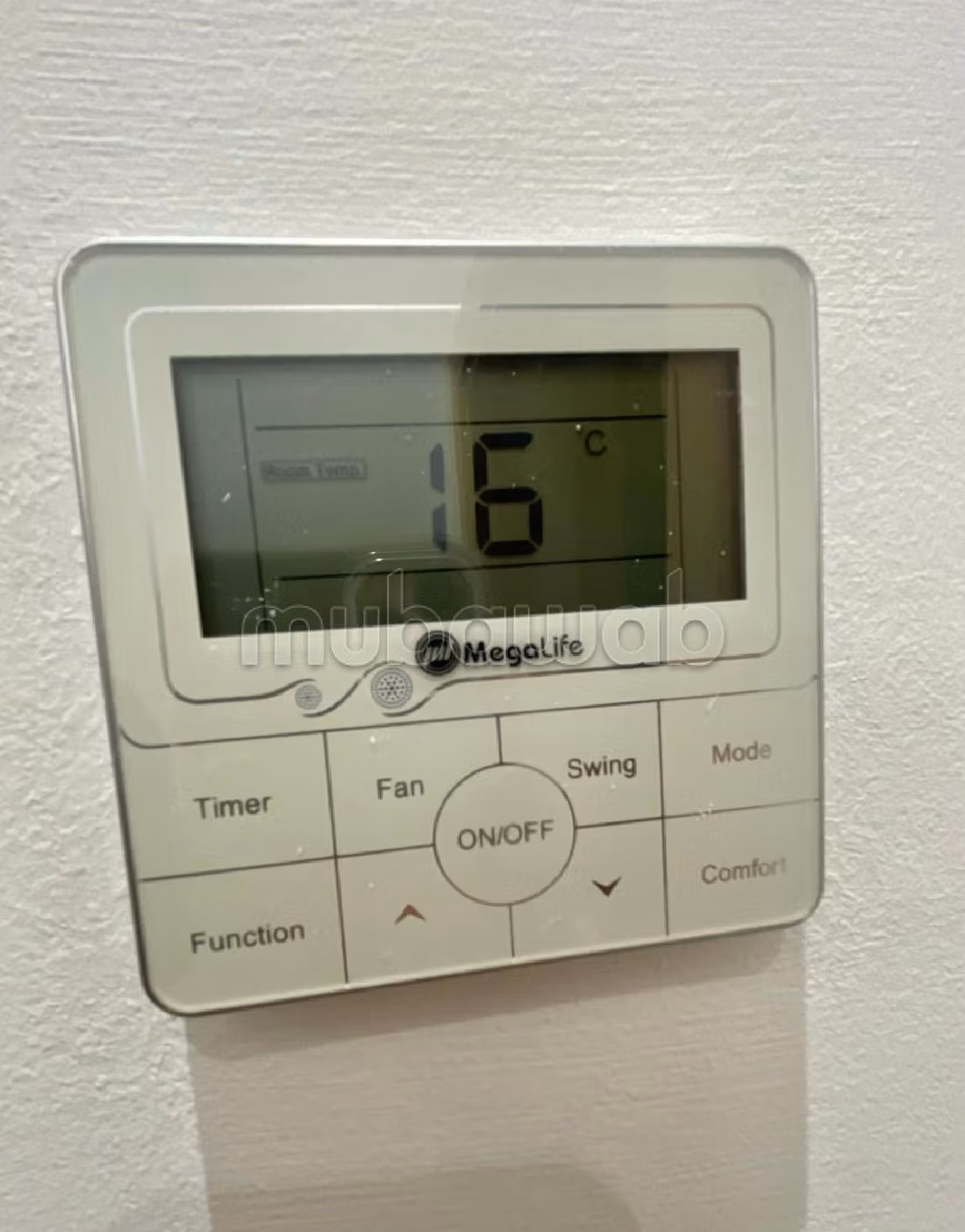 Location villa de haut standing à Malabata. Surface totale 400 m². Piscine et cheminée.