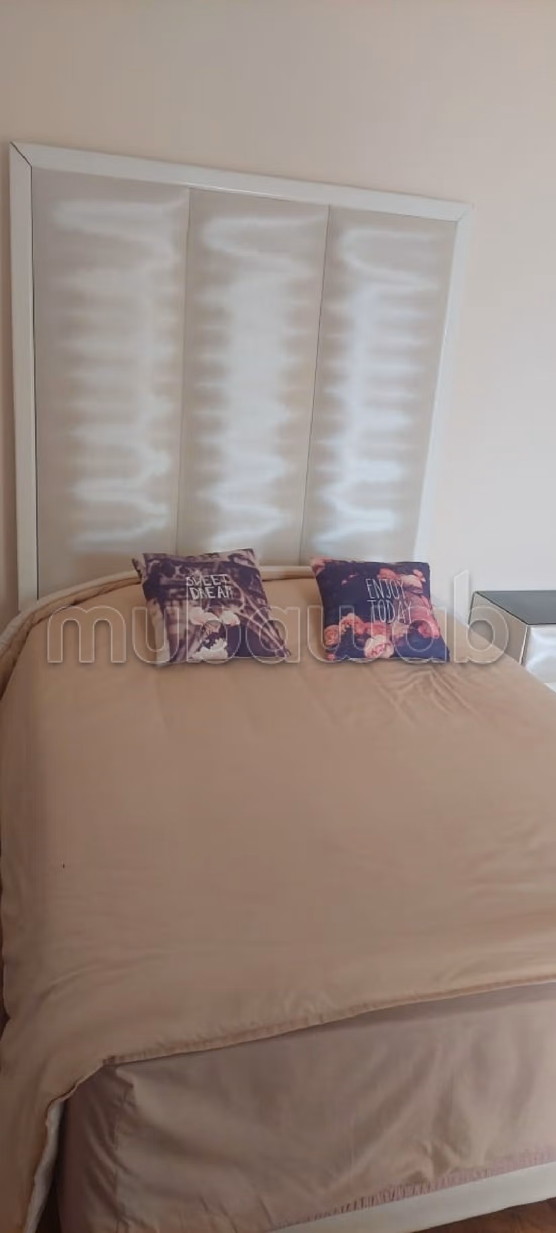 Luxury villa for sale. 5 rooms. caretaker available, Large swimming pool. 