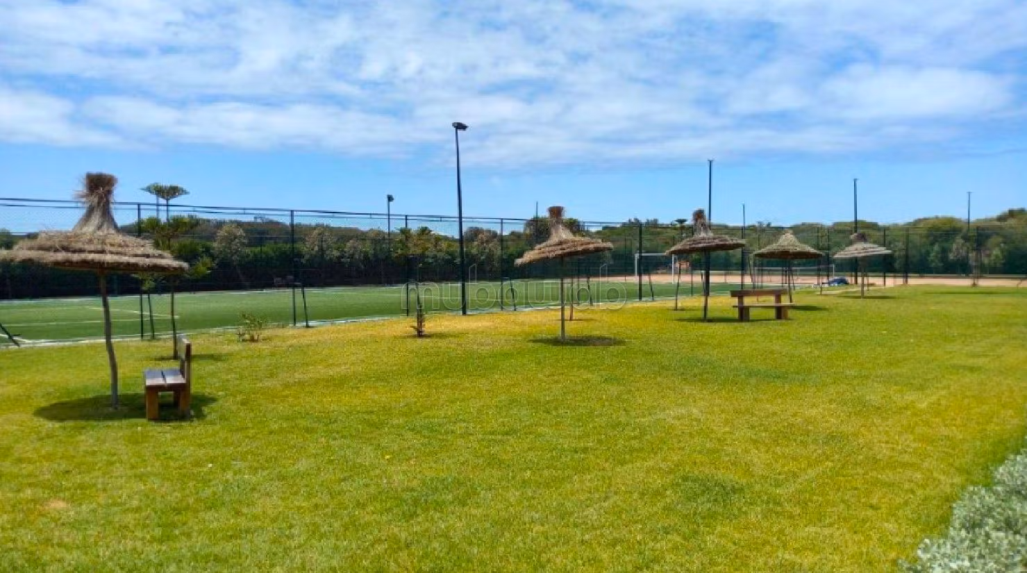 Luxury villa for sale. 5 rooms. caretaker available, Large swimming pool. 