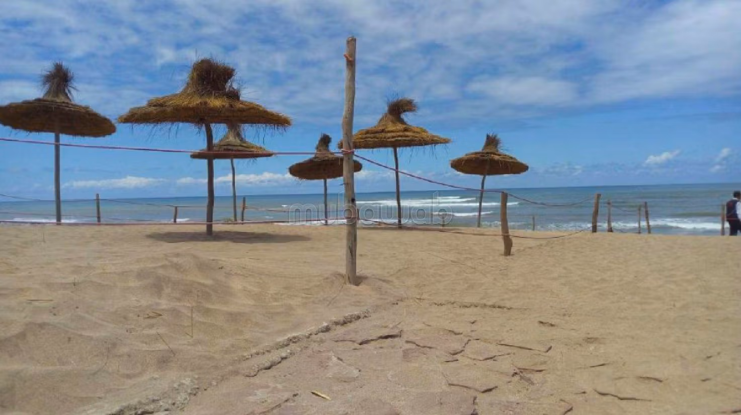 Luxury villa for sale. 5 rooms. caretaker available, Large swimming pool. 