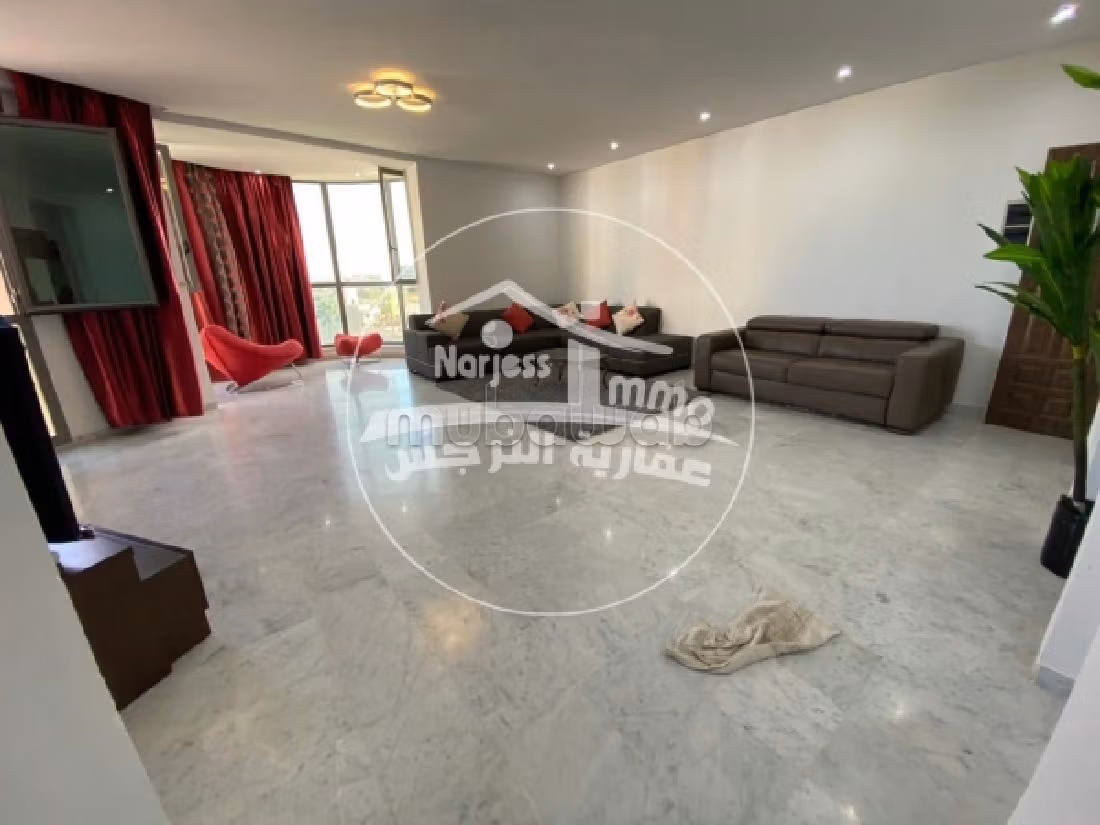 Find an apartment for rent in Khezama. 3 lovely rooms. Lift. 