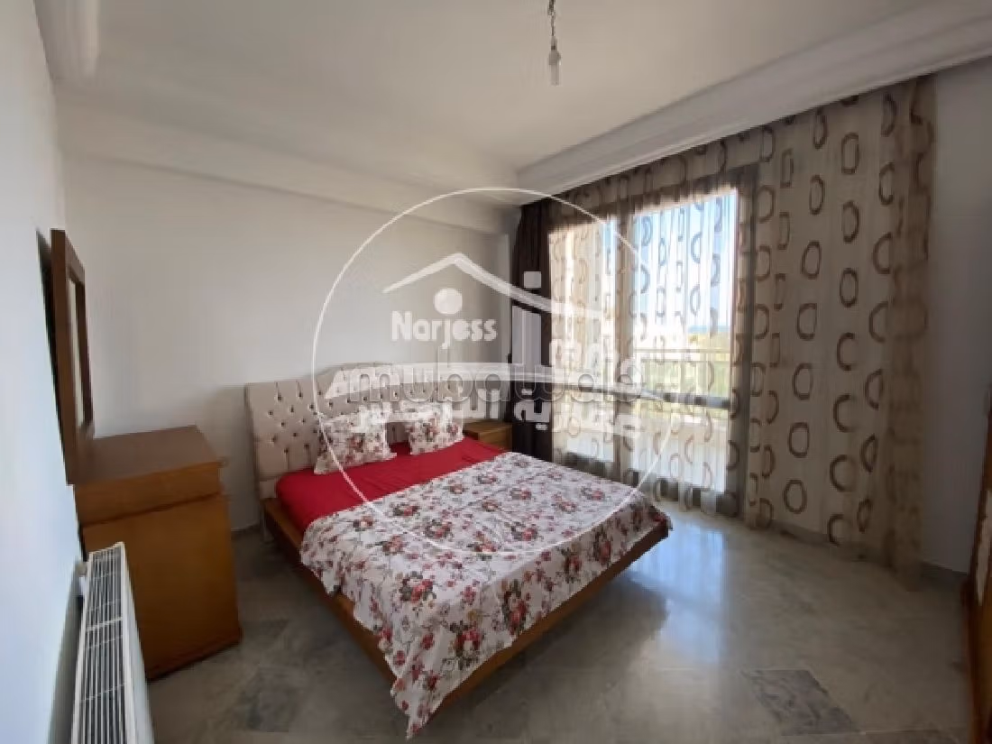 Find an apartment for rent in Khezama. 3 lovely rooms. Lift. 