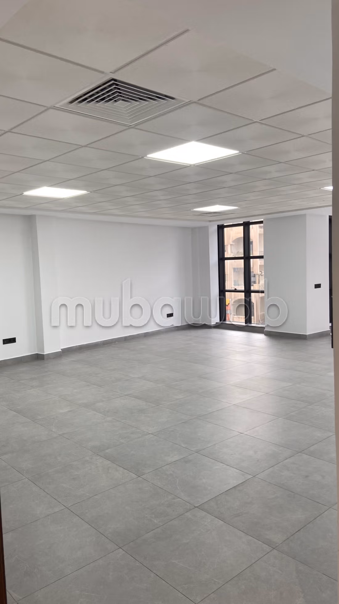 Plateau Bureau haut standing au cœur de 2 mars