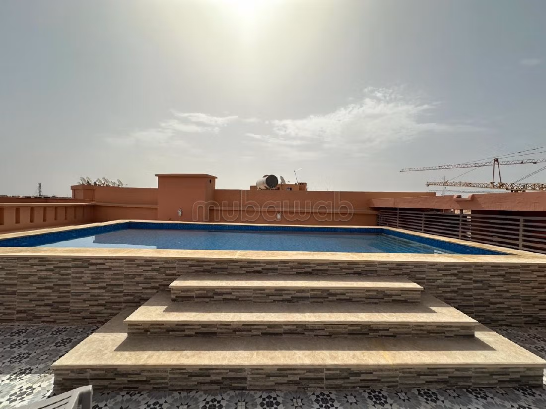 Piso en venta en Guéliz. Pequeña superficie 137 m². Sin ascensor, gran terraza