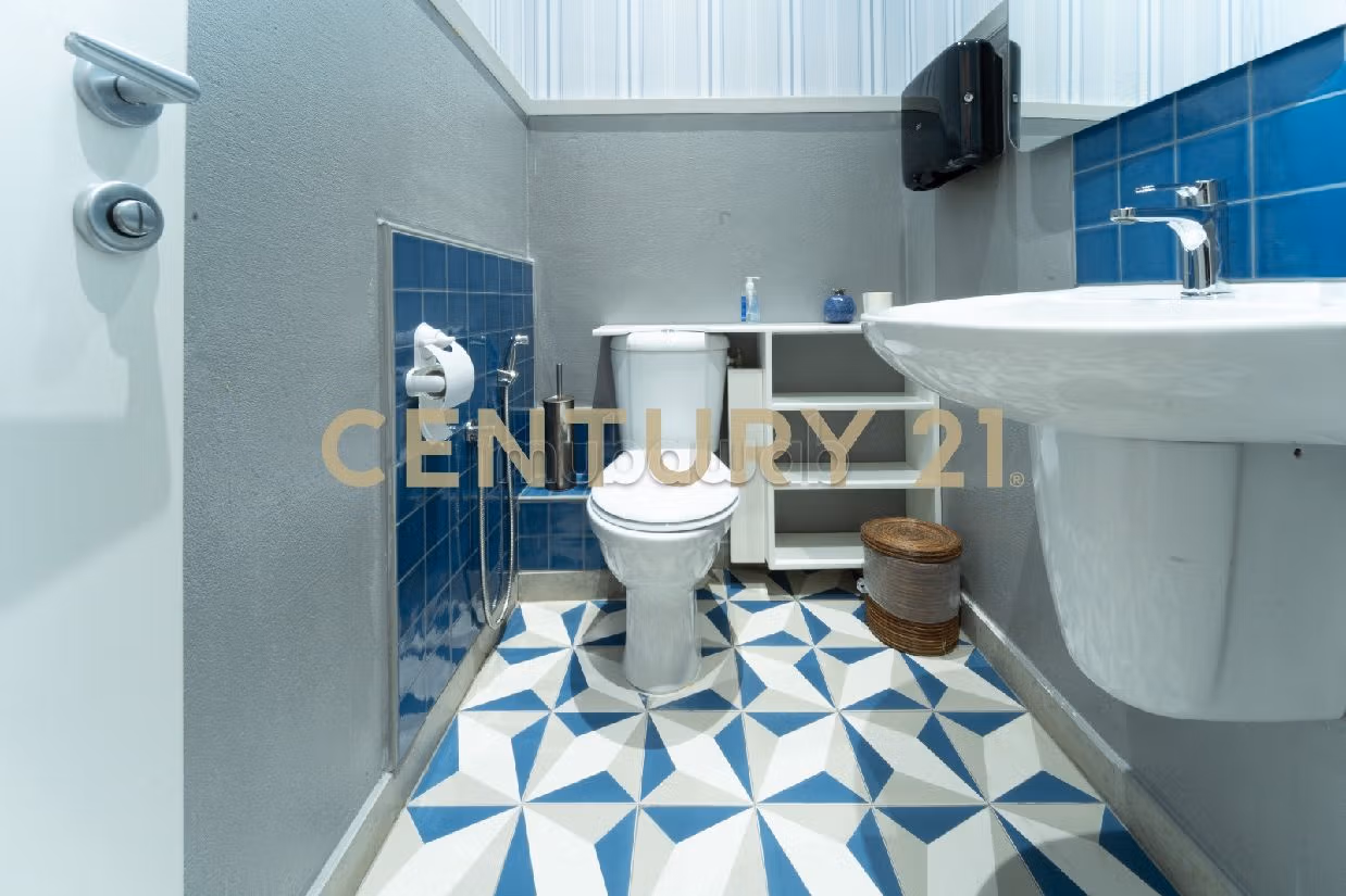 عقارت تجارية للكراء ب المرسى. المساحة 250 م². إقامة بالبواب ، ومكيف هوائي. 