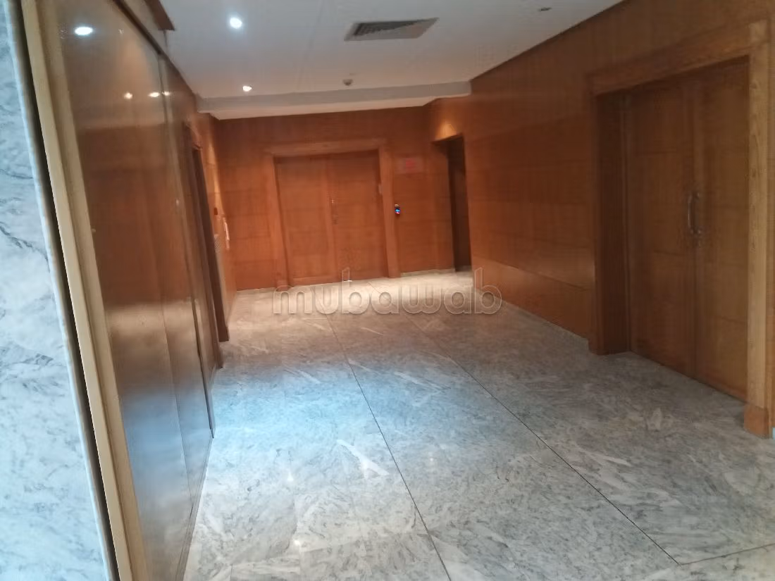 Plateau bureau immeuble tres haut standing