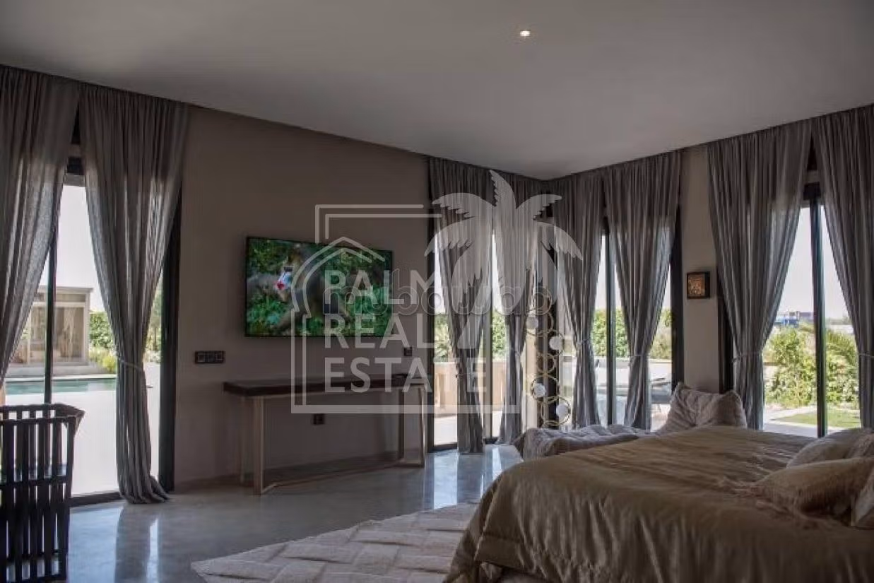 Villa's en luxe woningen te koop in Route de l'Ourika. 8 Ruimtes. Beveilingssysteem en traditionele woonkamer. 