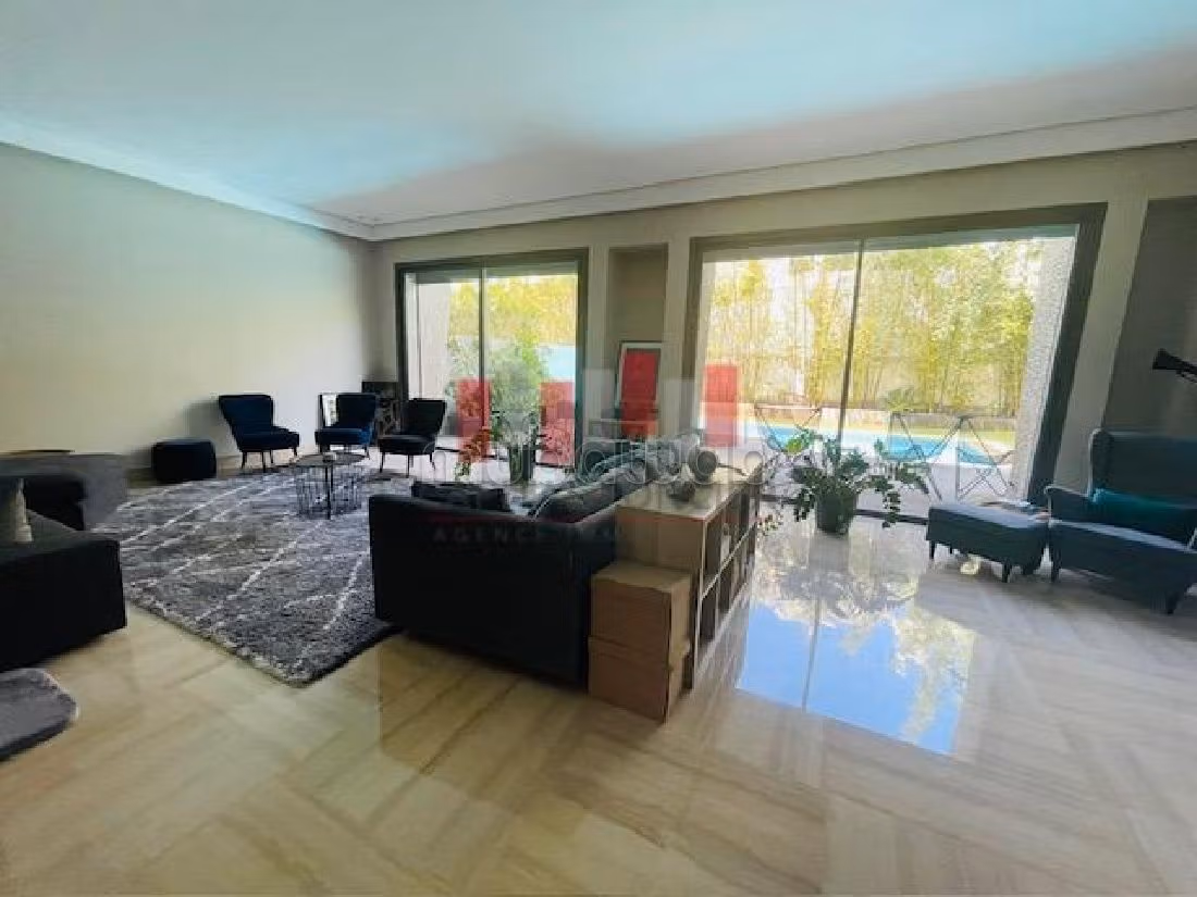 High quality villa for rent in Anfa. 3 rooms. Green areas, Parking spaces for cars. 