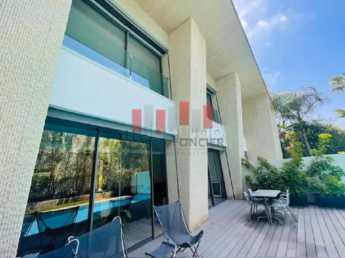 High quality villa for rent in Anfa. 3 rooms. Green areas, Parking spaces for cars. 