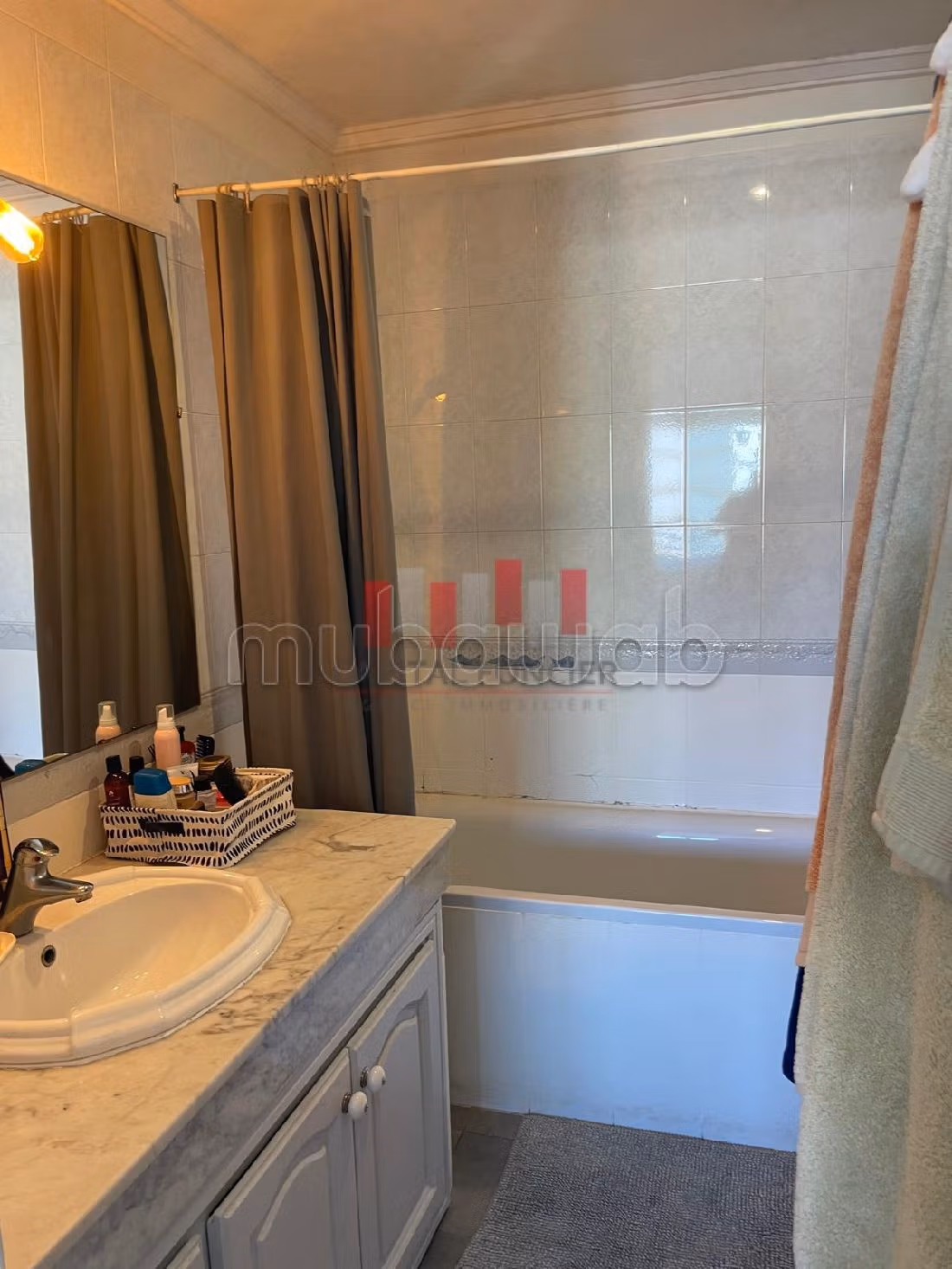 شقة رائعة للبيع بحي النخيل. المساحة 160 م². مصعد وشرفة