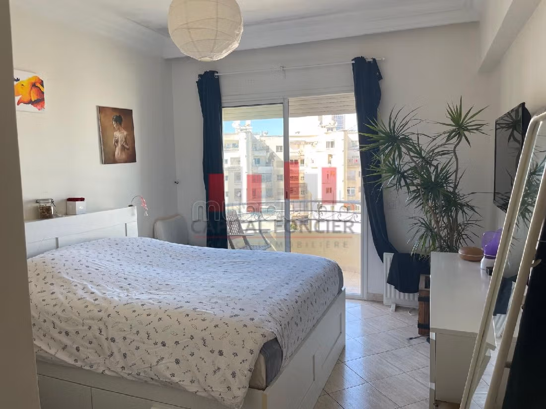 شقة رائعة للبيع بحي النخيل. المساحة 160 م². مصعد وشرفة