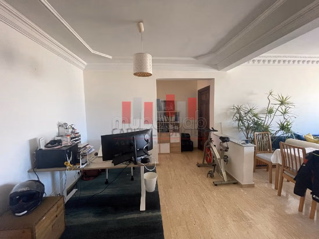 شقة رائعة للبيع بحي النخيل. المساحة 160 م². مصعد وشرفة