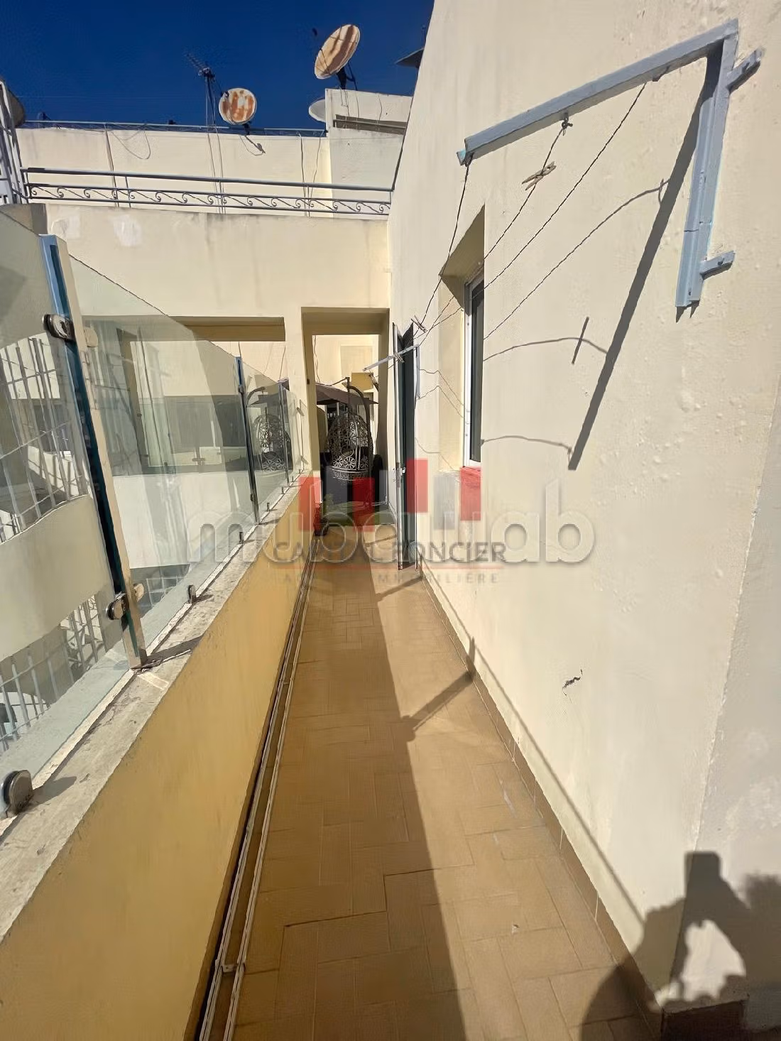 شقة رائعة للبيع بحي النخيل. المساحة 160 م². مصعد وشرفة