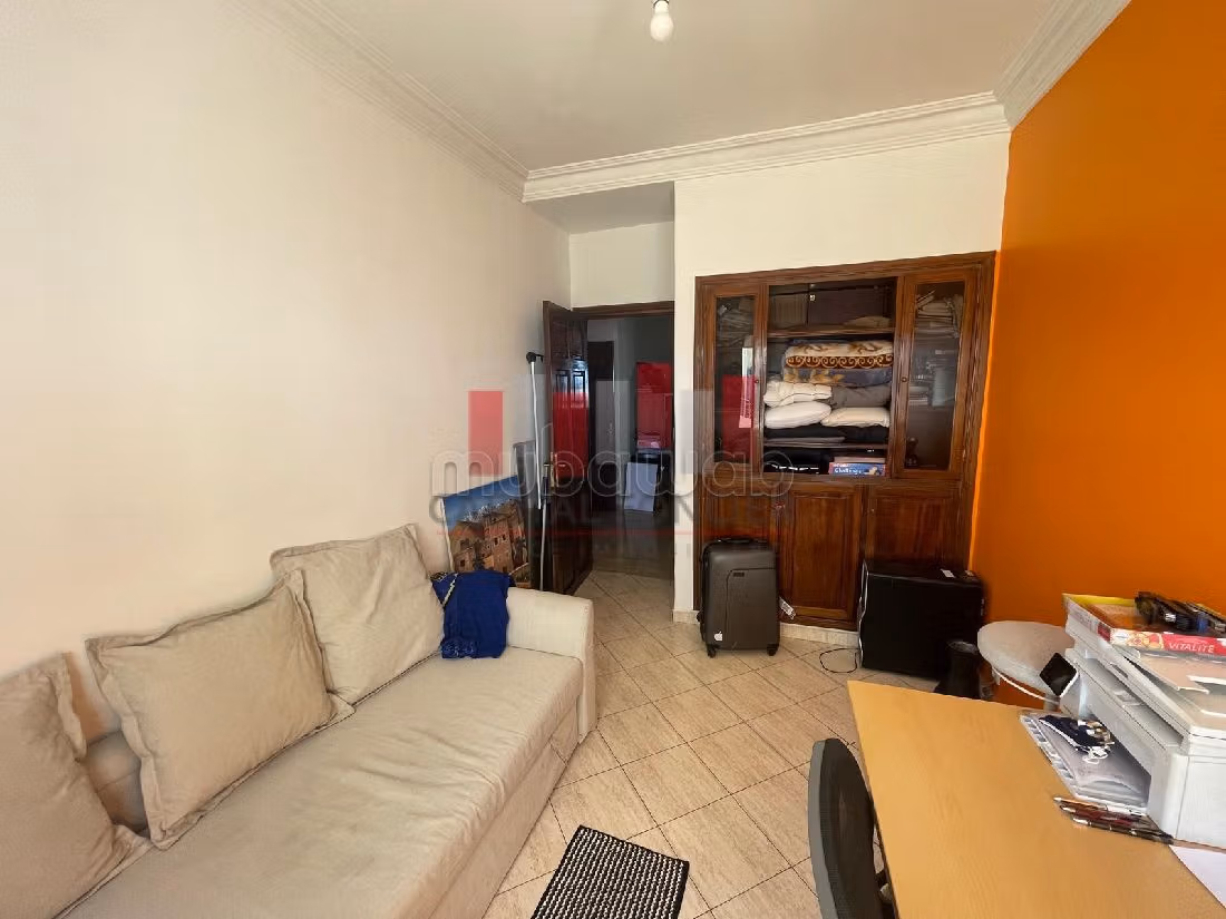 شقة رائعة للبيع بحي النخيل. المساحة 160 م². مصعد وشرفة