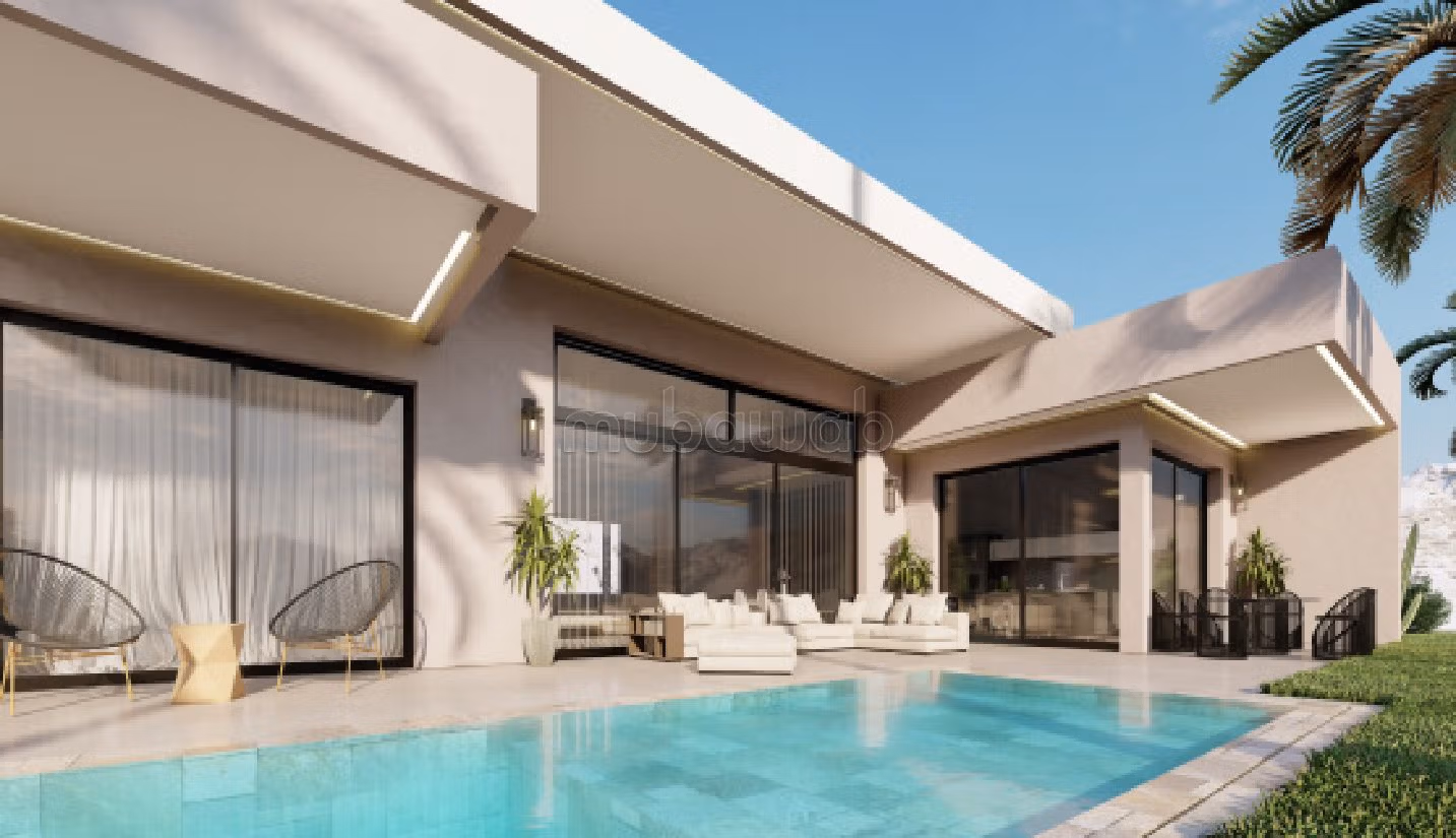 Villa's en luxe woningen om te kopen in Route de l'Ourika. 6 Ruimtes. Garage en mooi terras. 