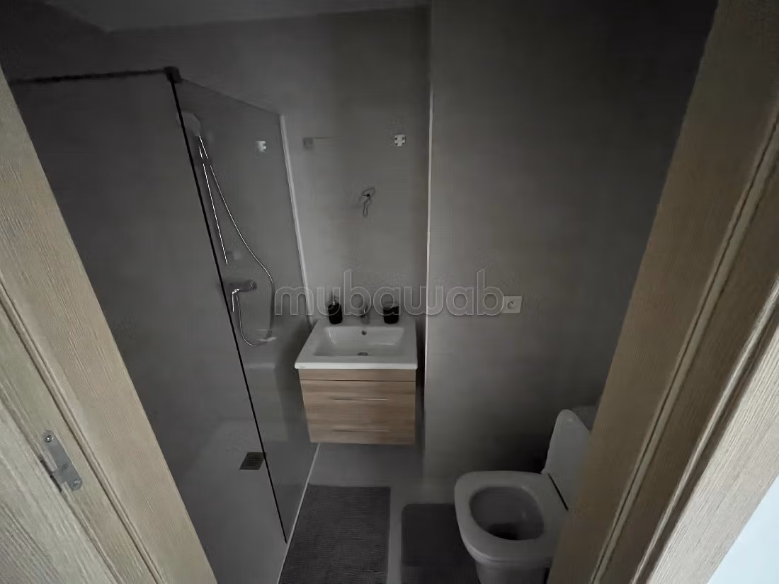 Splendido appartamento in vendita a Tanja Balia. 5 locali spaziosi. Piscina e condizionatore