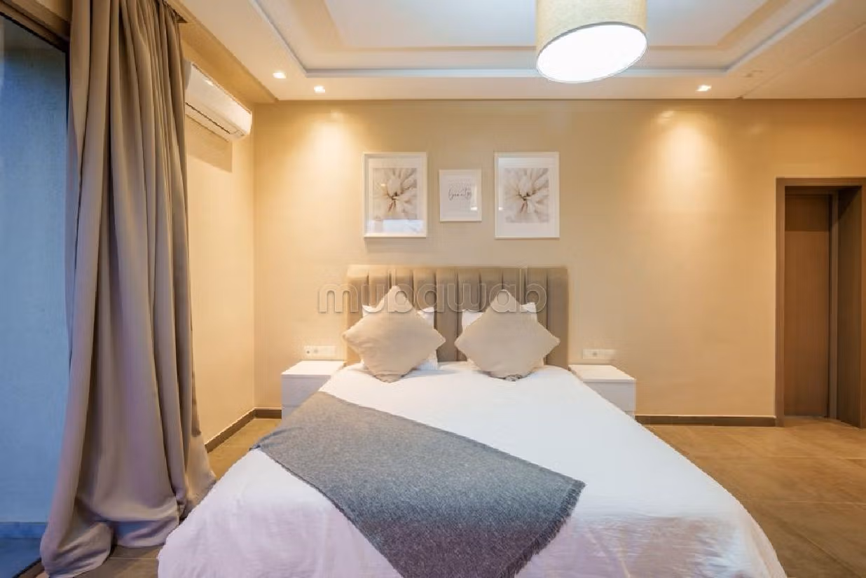 Se vende villa de lujo en Route de Ouarzazate. 3 dormitorios. Jardín y terraza. 