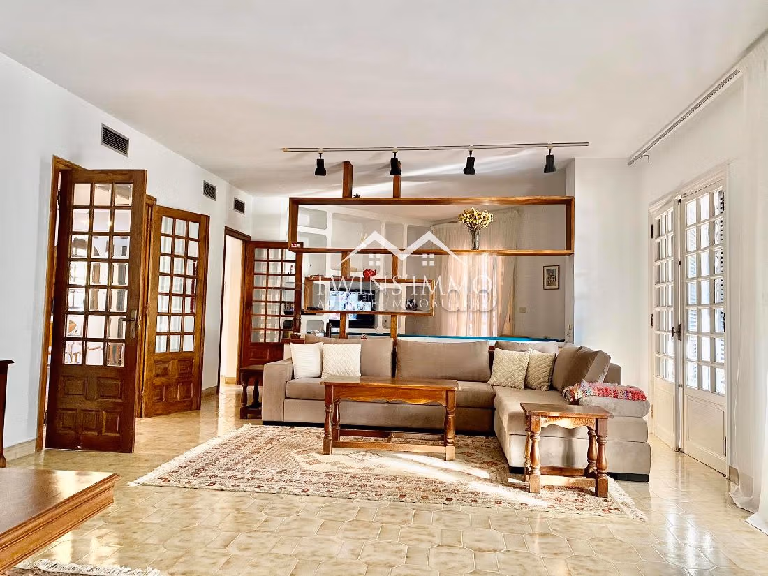 Bellissima casa in affitto a Gammarth Supérieur. 4 camere. Giardino e posto auto