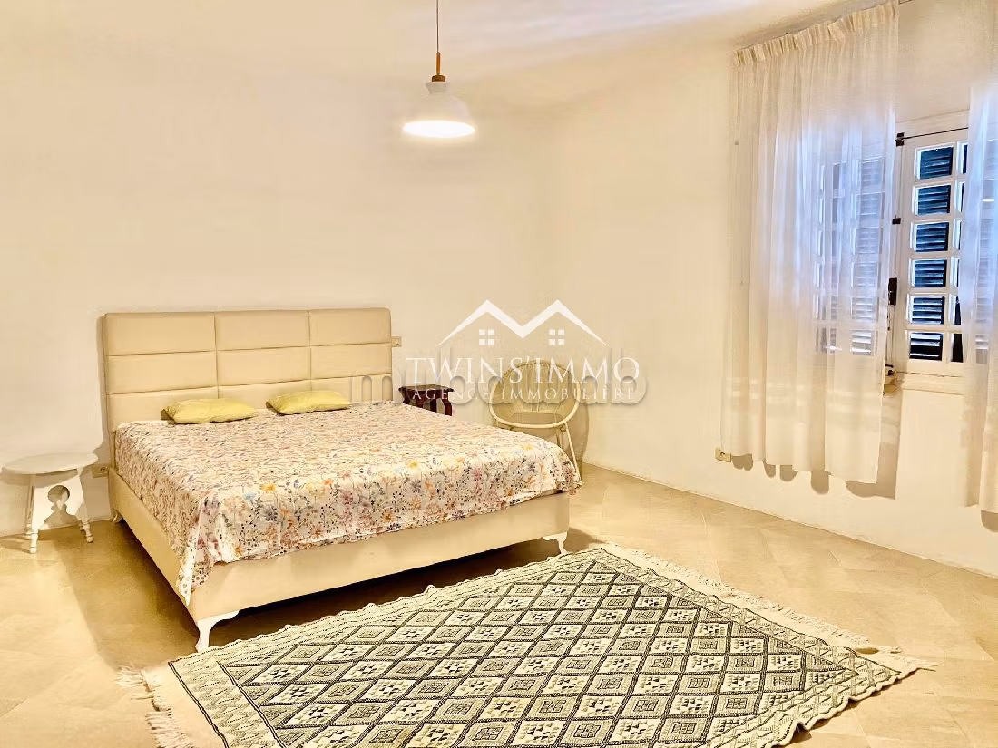 Bellissima casa in affitto a Gammarth Supérieur. 4 camere. Giardino e posto auto