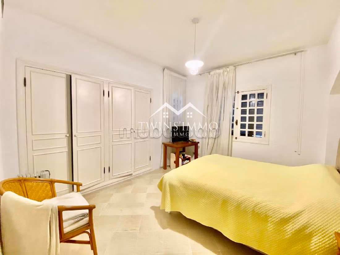 Bellissima casa in affitto a Gammarth Supérieur. 4 camere. Giardino e posto auto
