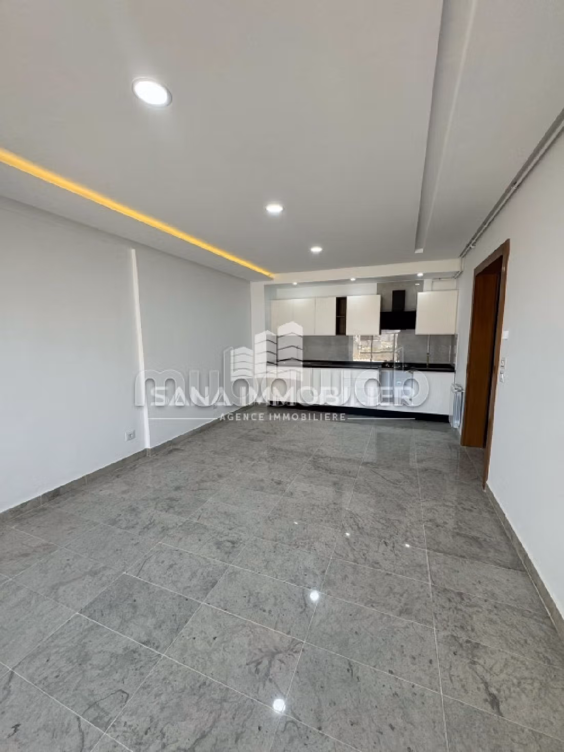 A vendre un appartement S2 occupe le 1ér étage