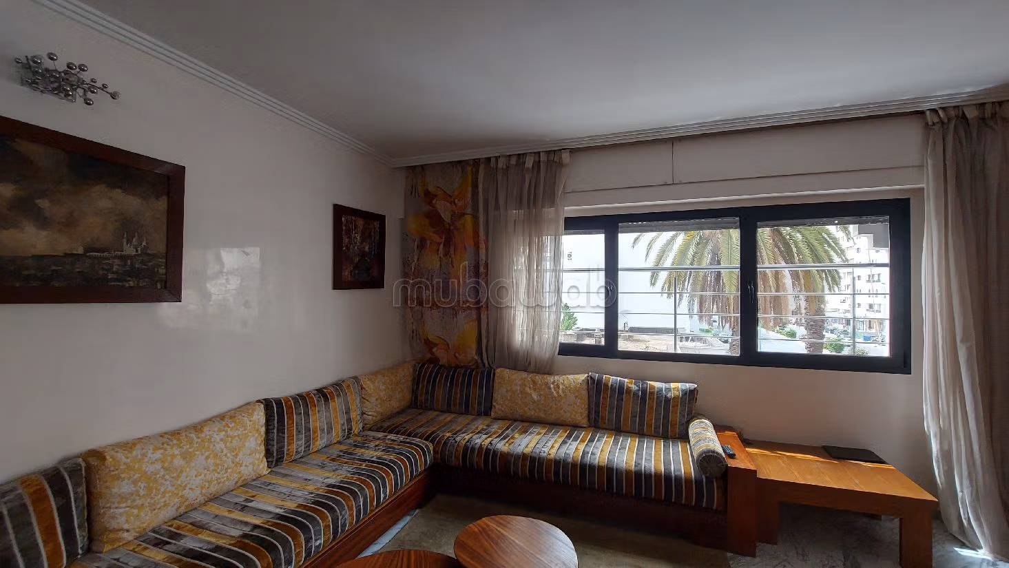 بيع شقة براسين. المساحة الإجمالية 318 م². شرفة كبيرة. 