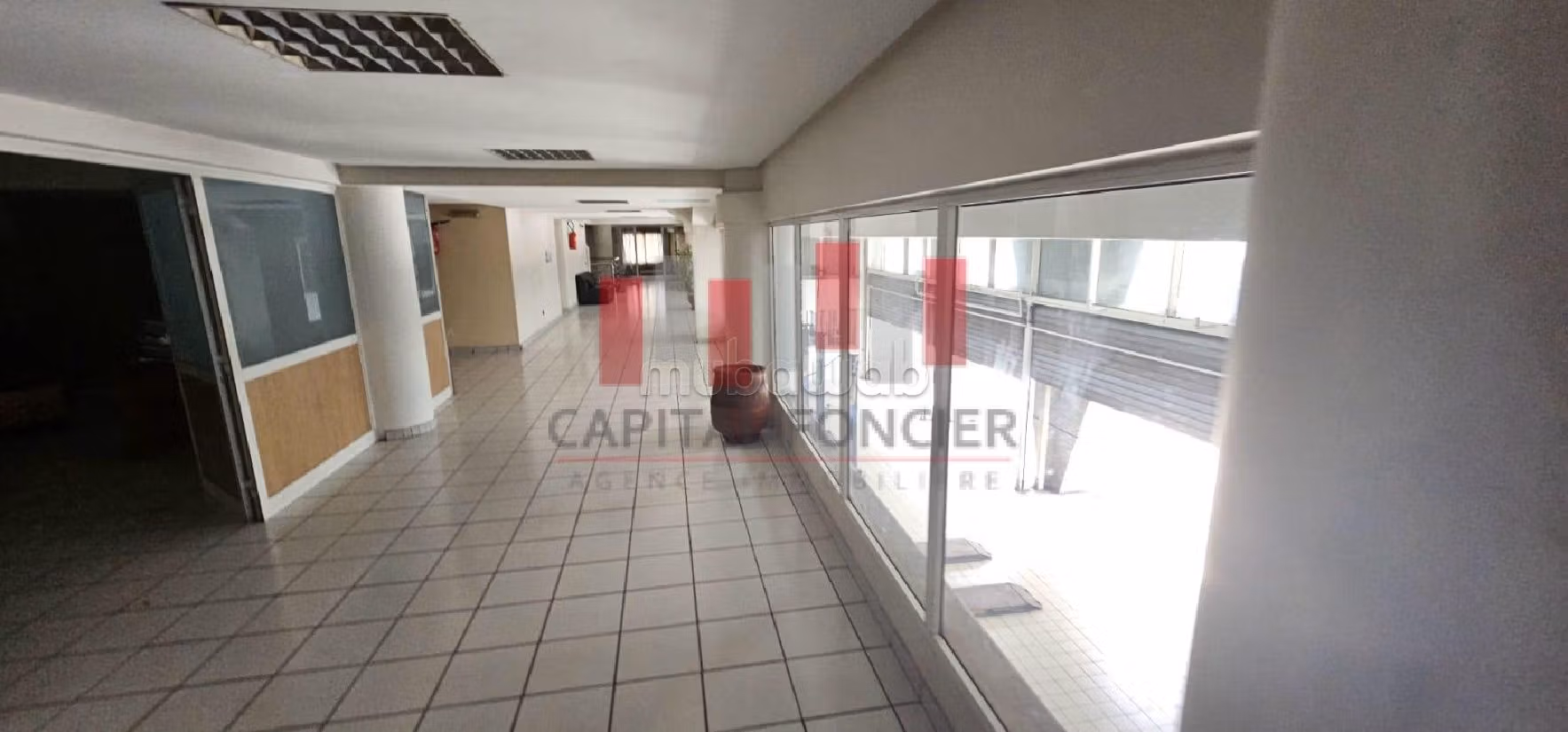 Excellent showroom en plein bld mly ismail Ain sebaa de 1900 m de surface exploitable a la location